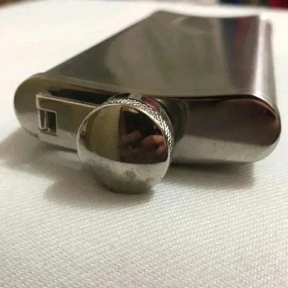 Jack Daniels Tennessee whiskey flask - Picture 5 of 5